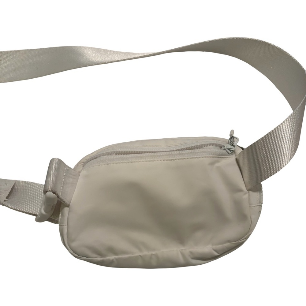 Lululemon Everywhere Belt Bag White - Picture 2 of 4